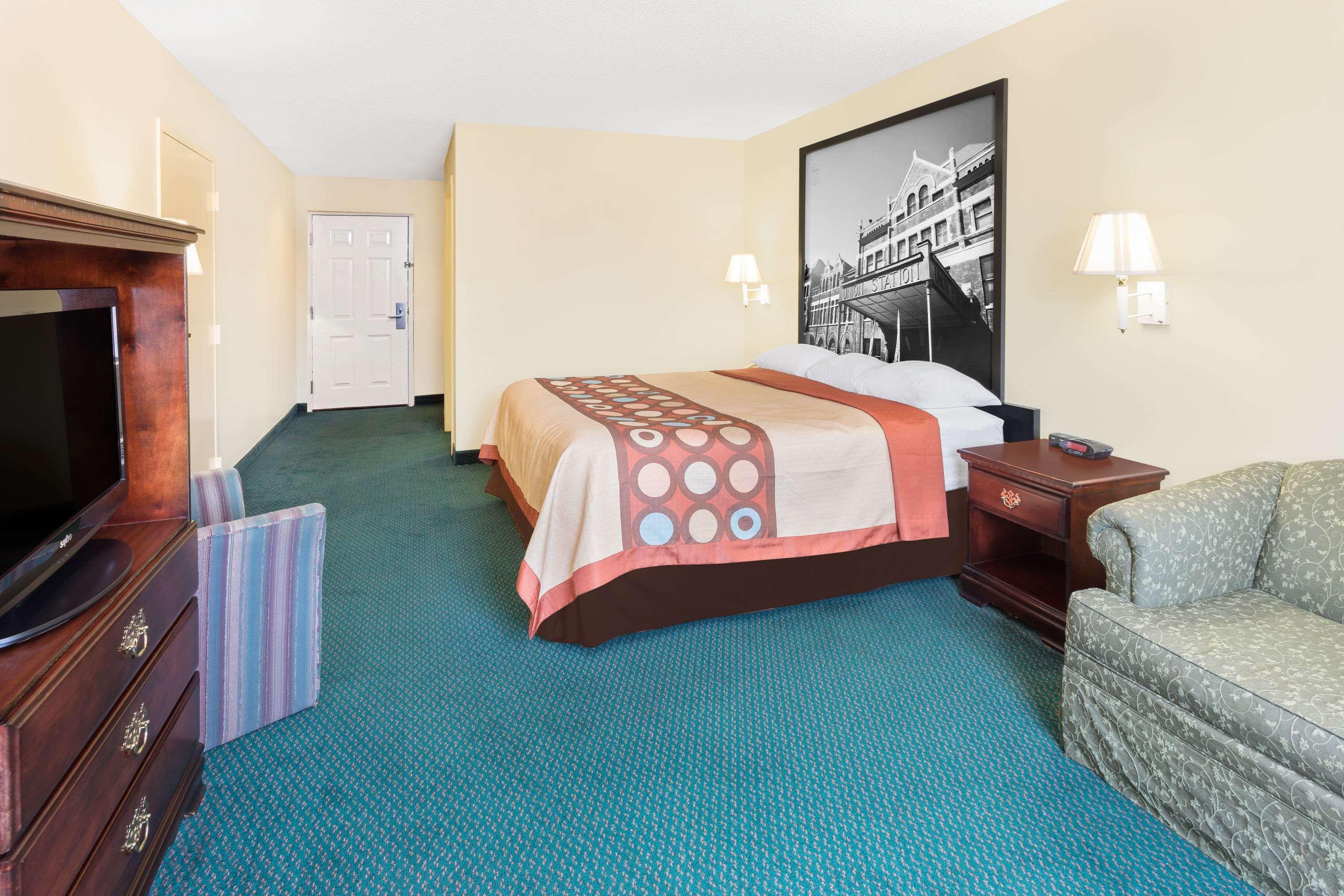 Super 8 By Wyndham Montgomery I-65 Exterior photo