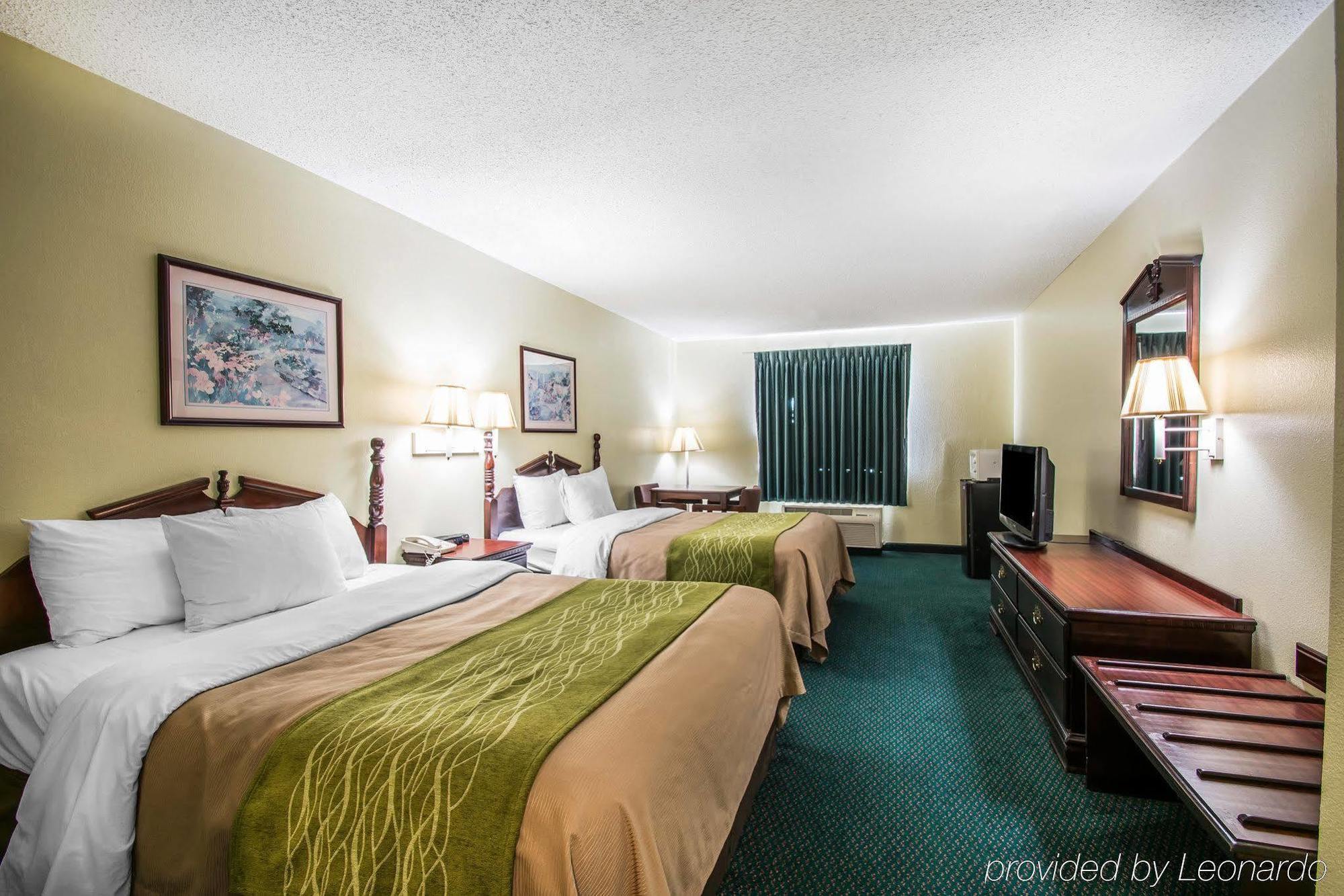 Super 8 By Wyndham Montgomery I-65 Exterior photo