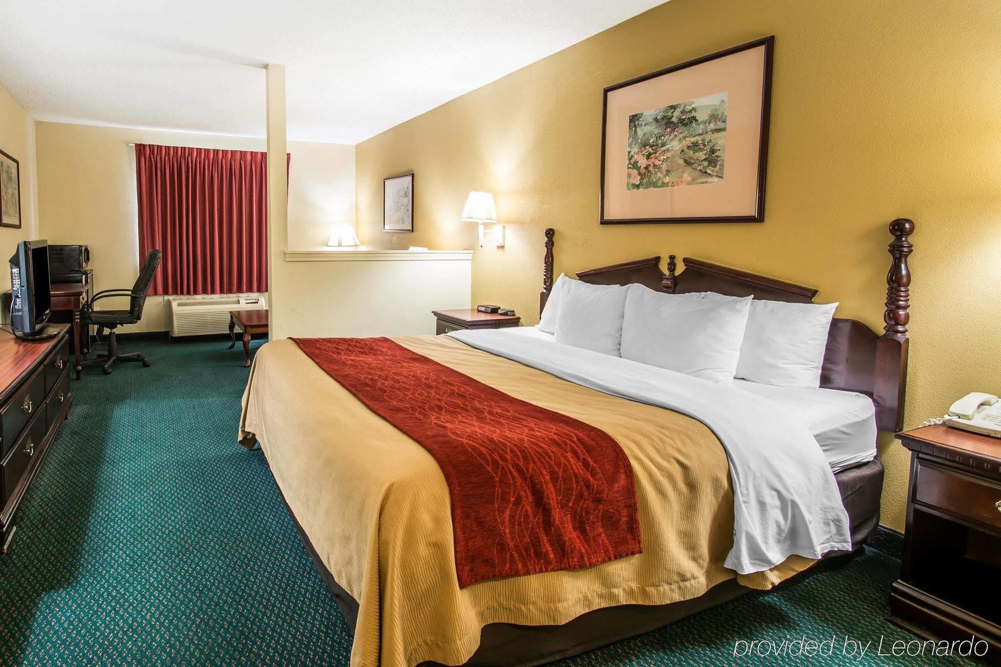 Super 8 By Wyndham Montgomery I-65 Exterior photo