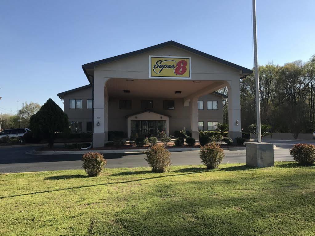 Super 8 By Wyndham Montgomery I-65 Exterior photo