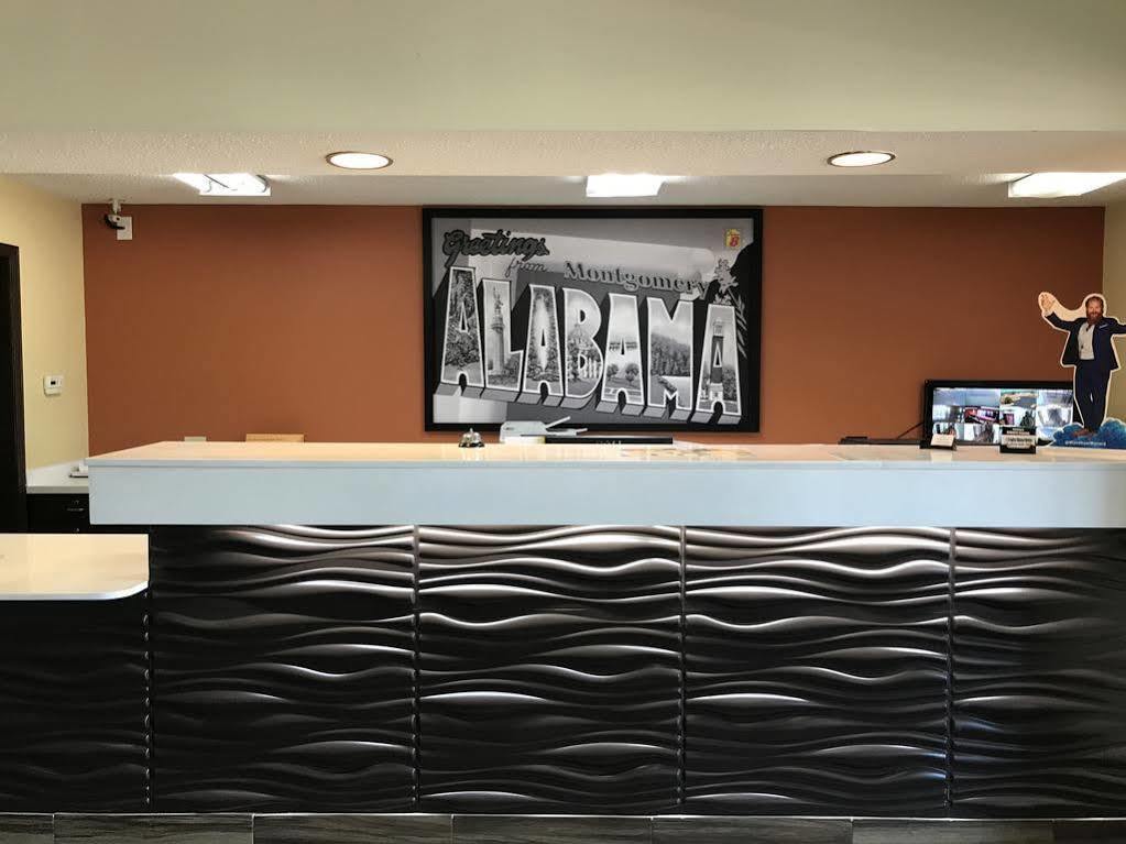 Super 8 By Wyndham Montgomery I-65 Exterior photo